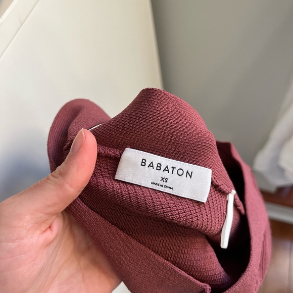 Babaton Sculpt knit cross over top cropped - Picture 3 of 3